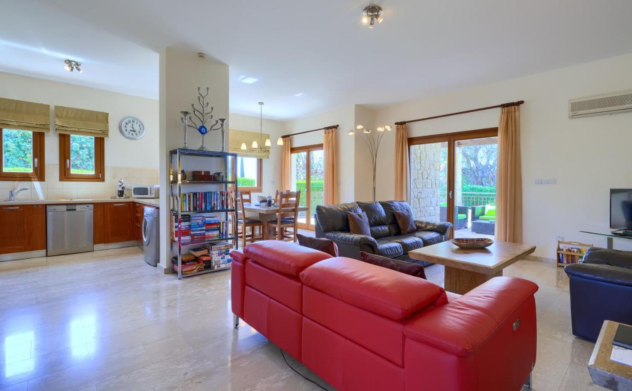 3 Bedroom Villa Madelini With Private Pool, Aphrodite Hills Resort Kouklia Exterior photo